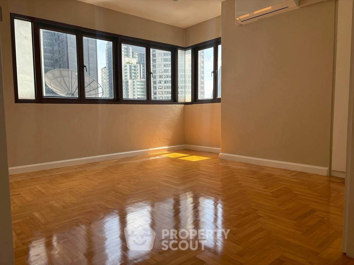 picture 3-BR Condo at Top View Tower Condominium near BTS Thong Lor (ID 2463384) - 2/11