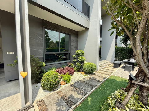 For Rent: Setthasiri Krungthep Kreetha 2 Luxury single house, land size 82 sq.wah, usable area 280 sq.m. Fully furnished, ready to move in