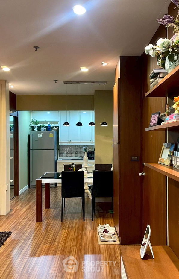 picture 2-BR Condo at Sathorn House Condominium near BTS Surasak (ID 2455550) - 6/8