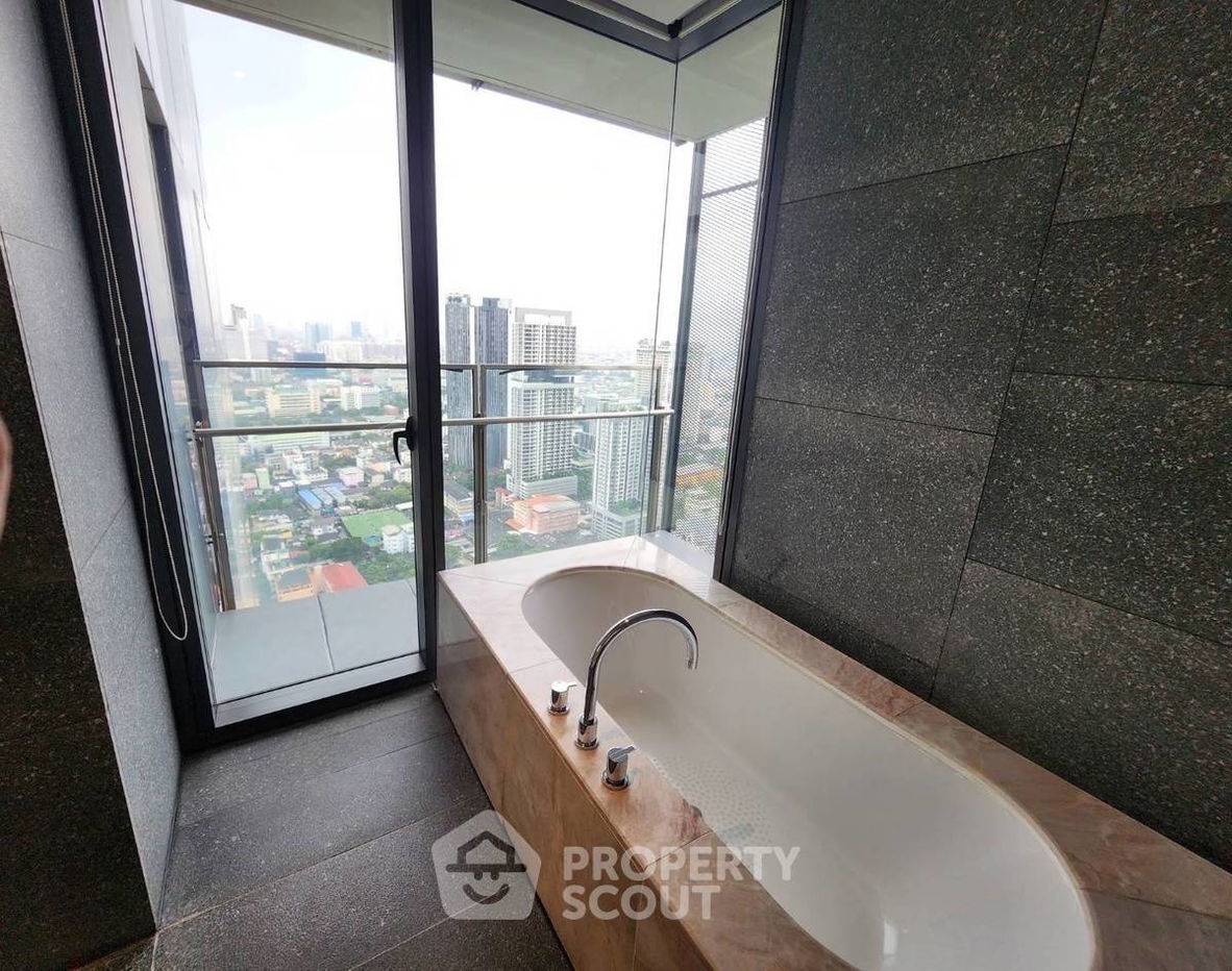picture 4-BR Condo at The Met Sathorn near BTS Chong Nonsi (ID 2463773) - 8/8