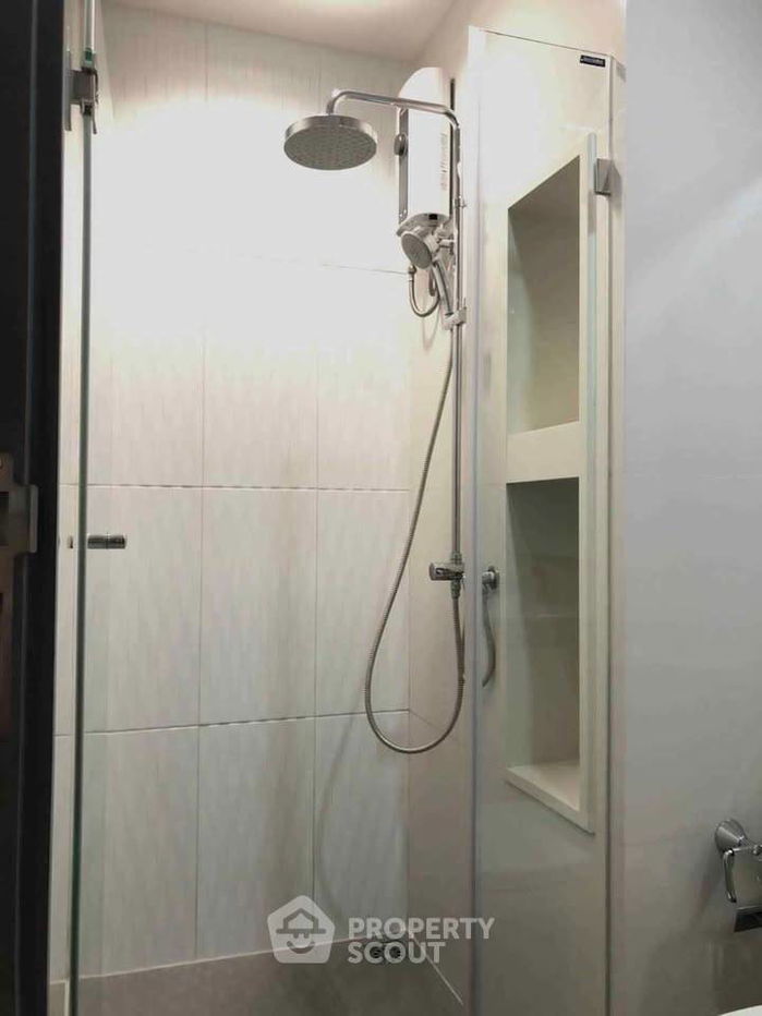 picture Studio Condo at Rhythm Rangnam near BTS Victory Monument (ID 2458082) - 8/9