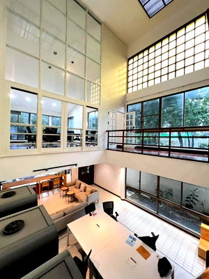 เช่าโฮมออฟฟิศ สวนเบญจกิติ : โฮมออฟฟิศ สวยพร้อมใช้งาน bts พร้อมพงษ์ 