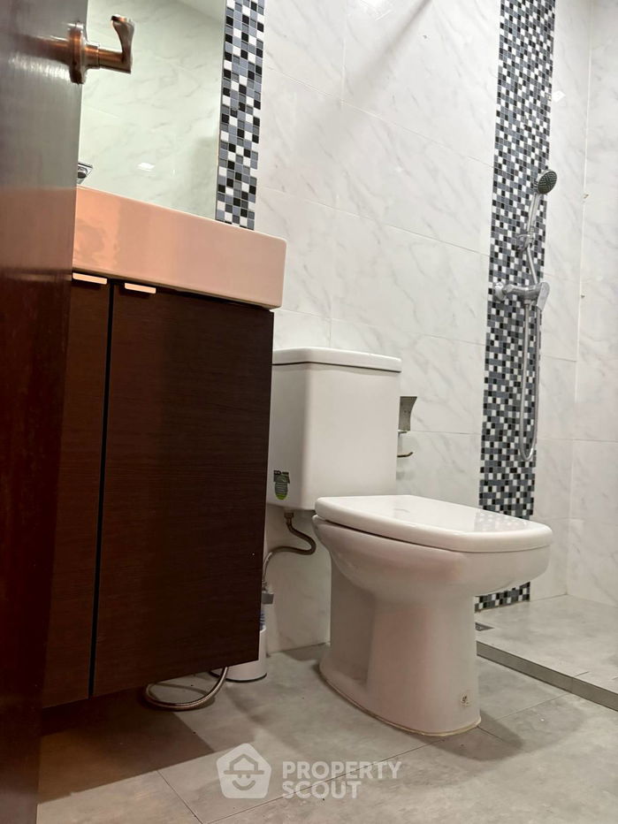 picture 3-BR Condo at Top View Tower Condominium near BTS Thong Lor (ID 2463384) - 5/11