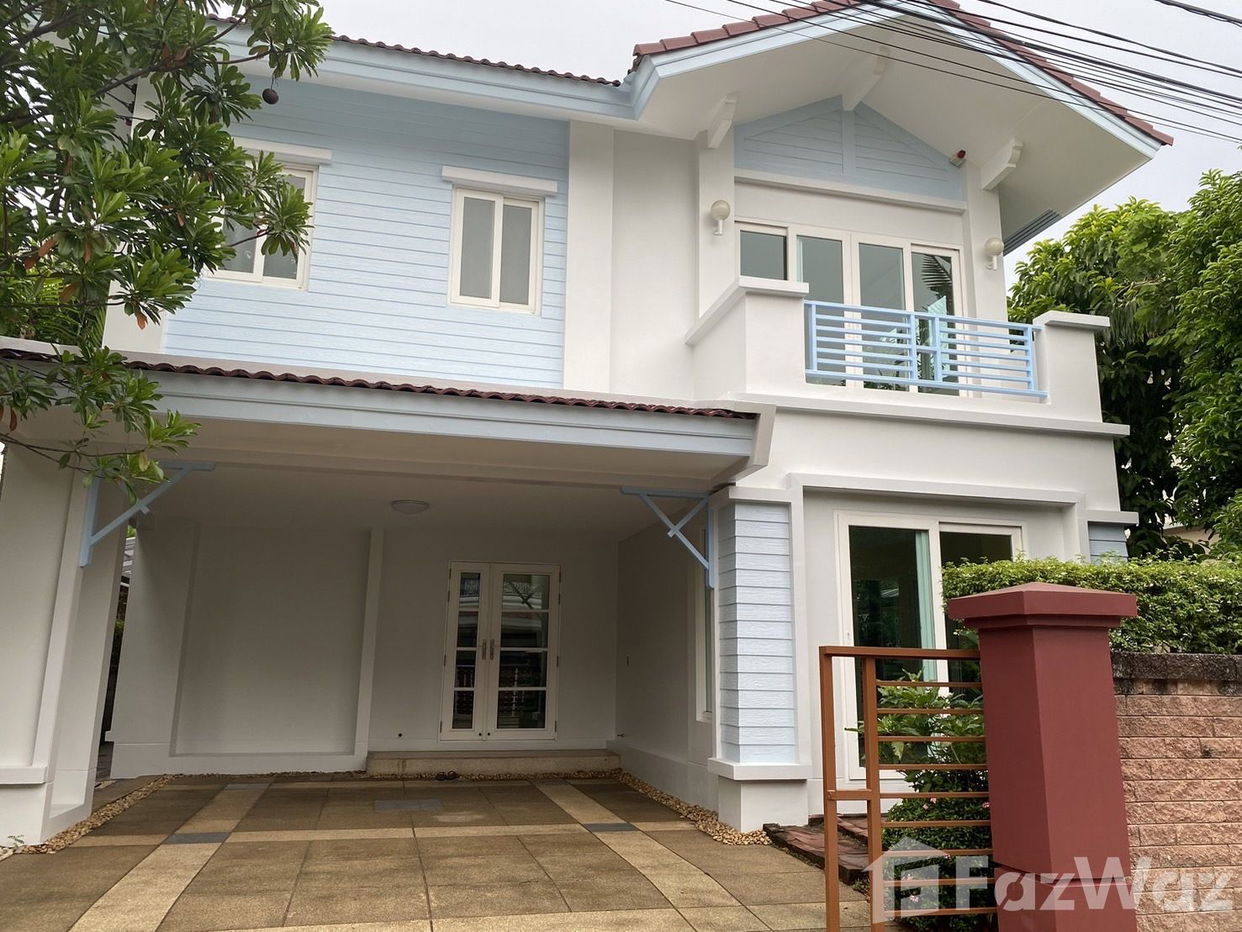 picture Great location in a secure complex with community pool. 1975767 - 1/18