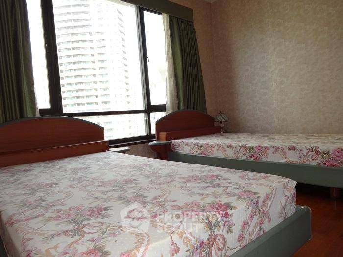picture 2-BR Condo at Baan Piya Sathorn near MRT Si Lom (ID 510049) - 5/17