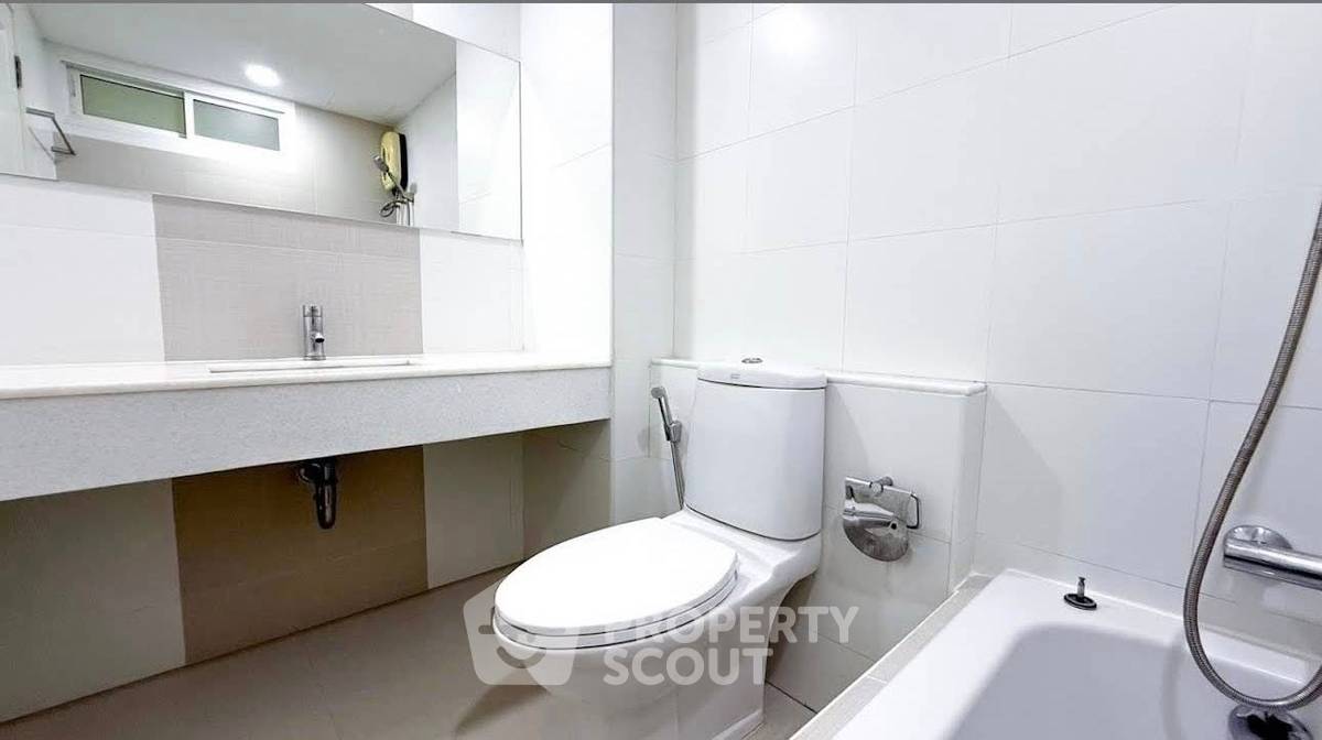 picture 2-BR Condo at U Sabai Rama 4 Kluaynamthai near BTS Phra Khanong (ID 2463809) - 5/8