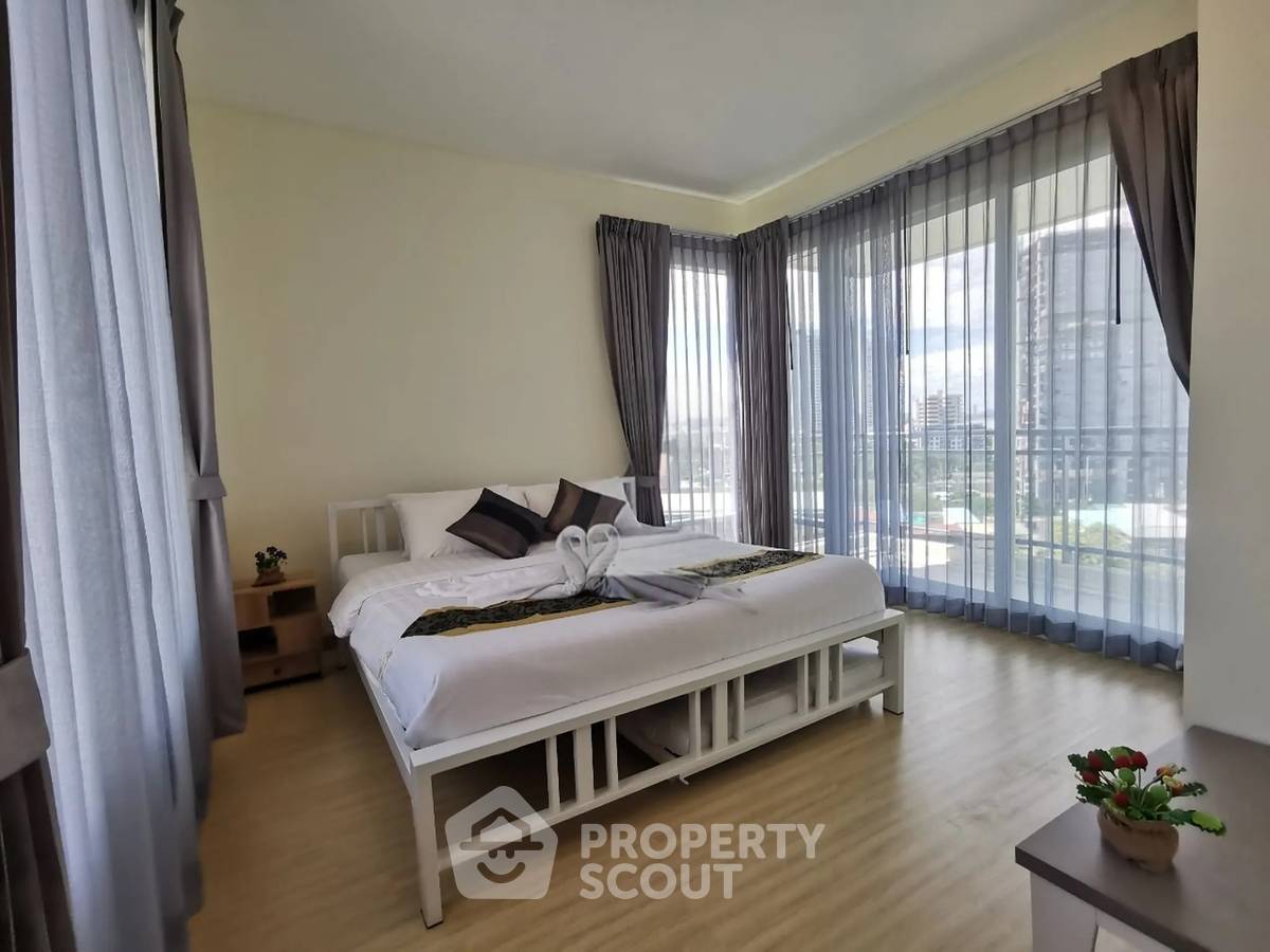 รูป คอนโด 2-ห้องนอน ที่ รีเฟล็คชั่น จอมเทียน บีช พัทยา ใกล้ เมืองพัทยา (ID 2454908) - รูปที่ 9/17