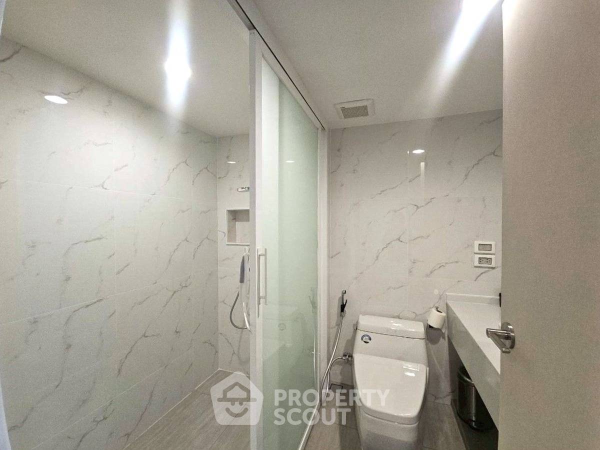 รูป คอนโด 1-ห้องนอน ที่ เลค อเวนิว คอนโดมิเนียม ใกล้ BTS อโศก (ID 2454300) - รูปที่ 11/14