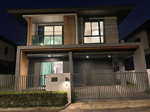 บ้านเดี่ยว2ชั้น โมเดิร์นสไตล์ ในโครงการภัททา โรงโป๊ะ ตะเคียนเตี้ย ใกล้ รร.ศรีสุวิช