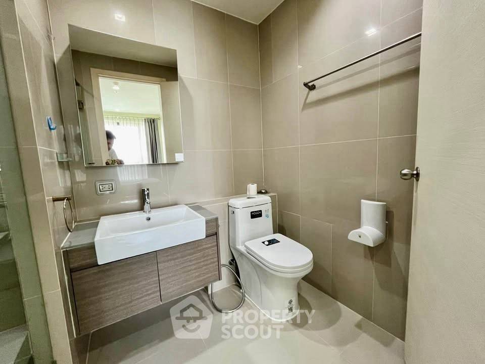 picture 1-BR Condo at Quinn Condo Ratchada 17 near MRT Sutthisan (ID 2464682) - 4/9