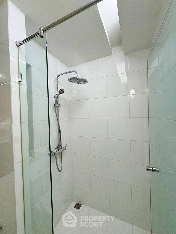 picture 1-BR Condo at Emerald Residence Ratchada near MRT Huai Khwang (ID 2465786) - 8/11