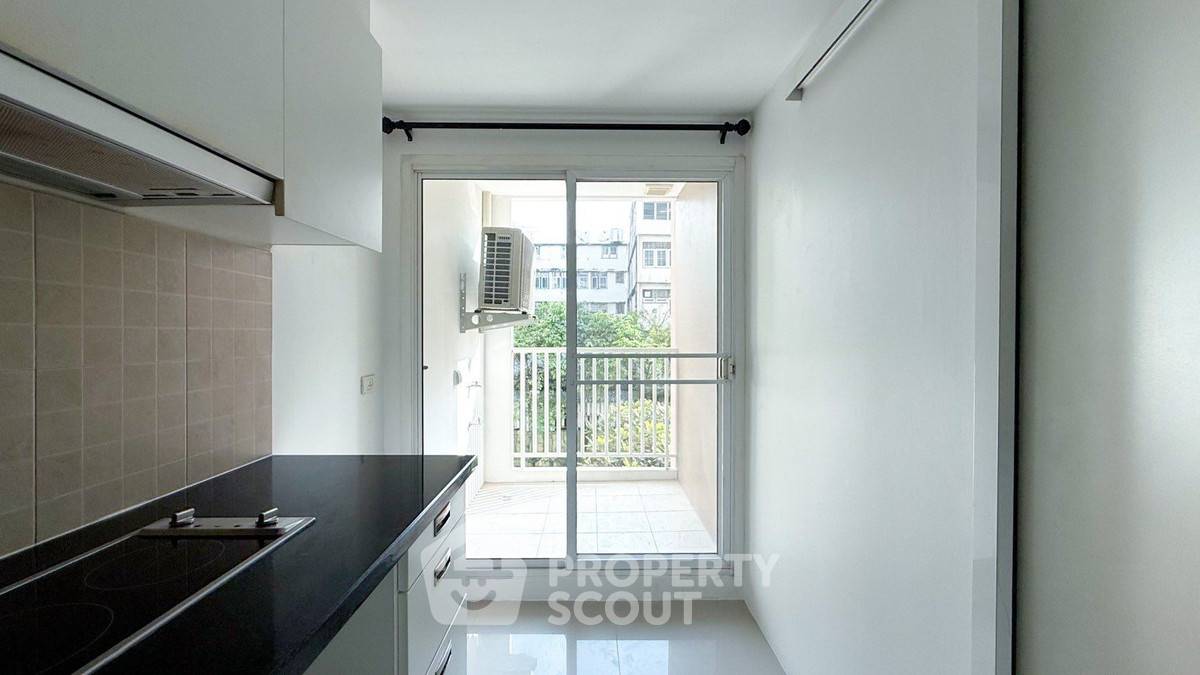 picture 2-BR Condo at U Sabai Rama 4 Kluaynamthai near BTS Phra Khanong (ID 2456702) - 6/8