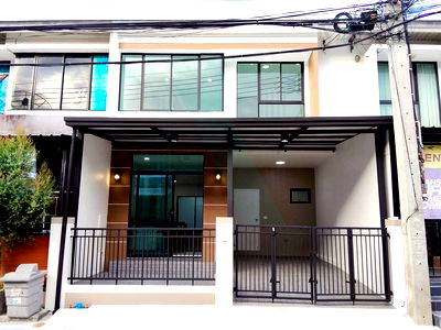 ทาวน์โฮม ถนนบางกรวย-ไทรน้อย : 📌 ขายทาวน์เฮาส์ โครงการ เดอะวิลล่า บางบัวทอง 2 ชั้น 3 ห้องนอน 2 ห้องน้ำ