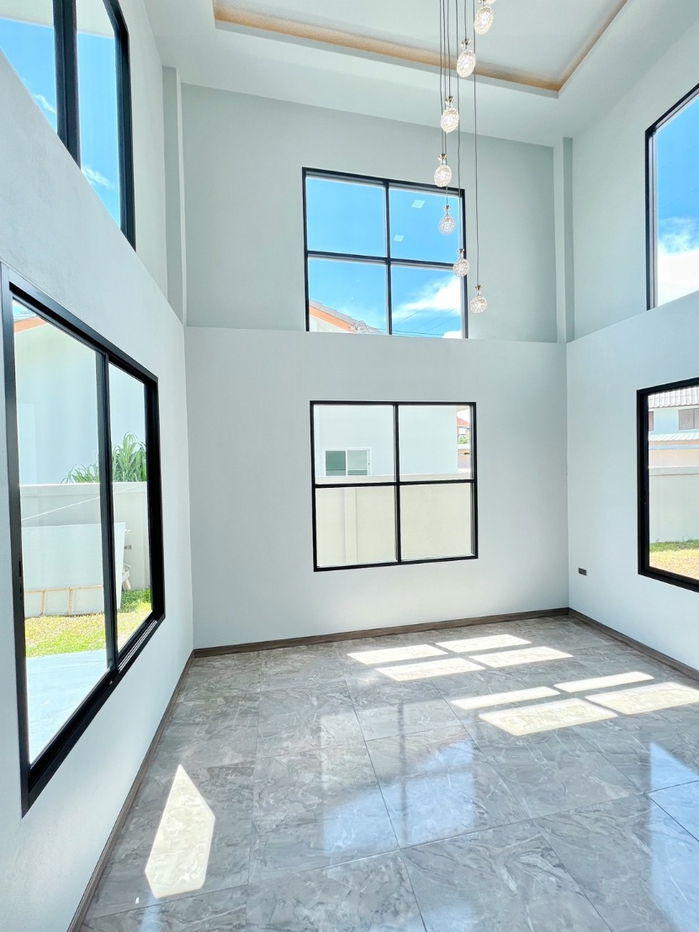 รูป บ้านสร้างใหม่ โมเดิร์น ,บ้านท่ารั้ว ใกล้ร,ร,นานาชาติ มิลฮิลล์ - รูปที่ 2/8