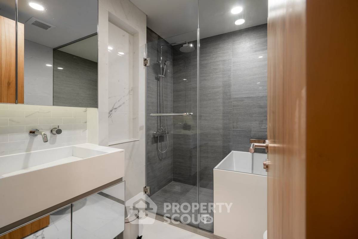 รูป คอนโด 1-ห้องนอน ที่ ไซมิส เอ๊กซ์ตลูซีฟ สุขุมวิท 31 ใกล้ MRT สุขุมวิท (ID 819454) - รูปที่ 9/9