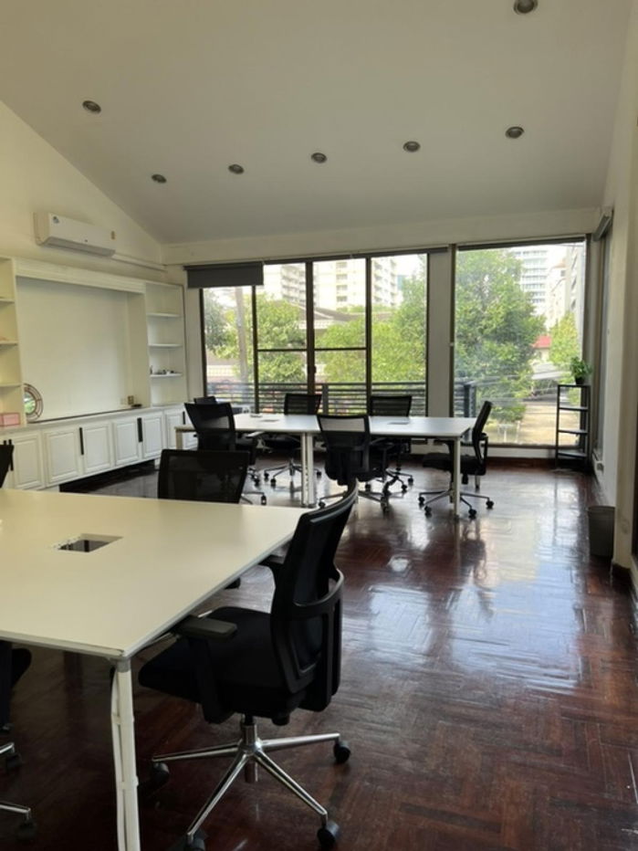 picture Beautiful home office, ready to move in, near BTS Phrom Phong. - 7/15