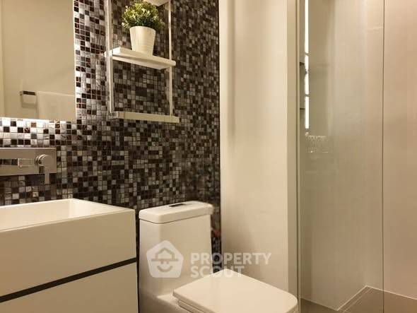 picture 1-BR Condo at The Room Sukhumvit 69 near BTS Phra Khanong (ID 2449960) - 2/3