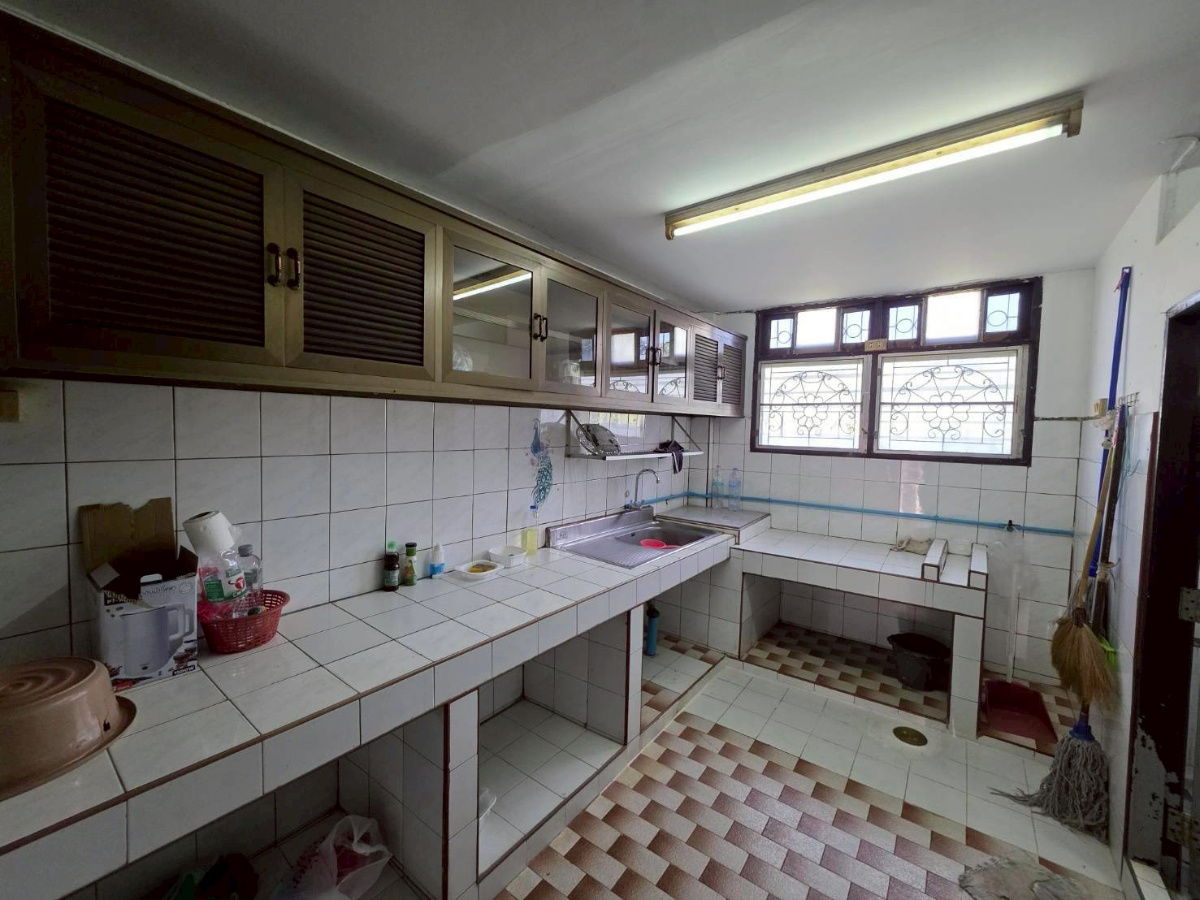 picture For Sale  Townhouse Near BTS Bang Chak (2.5 km), Sukhumvit 93 – Soi Phung Mi 50 - 9/13