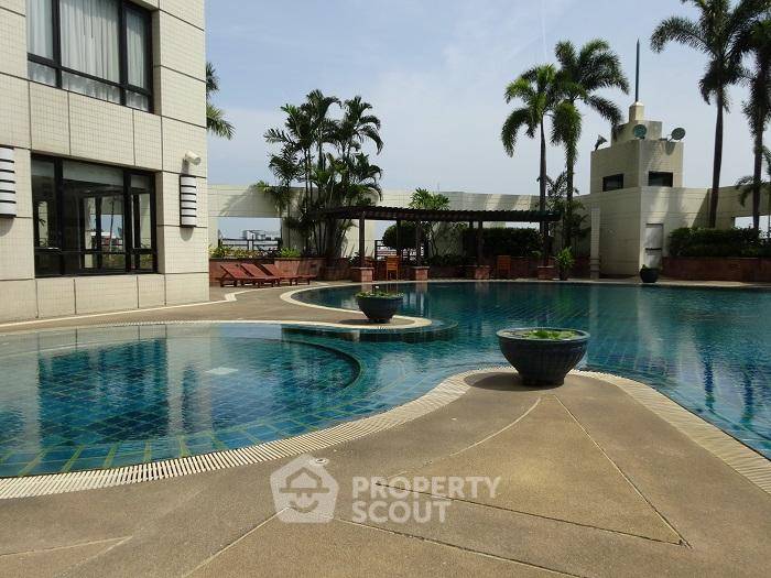 picture 2-BR Condo at Baan Piya Sathorn near MRT Si Lom (ID 510049) - 15/17