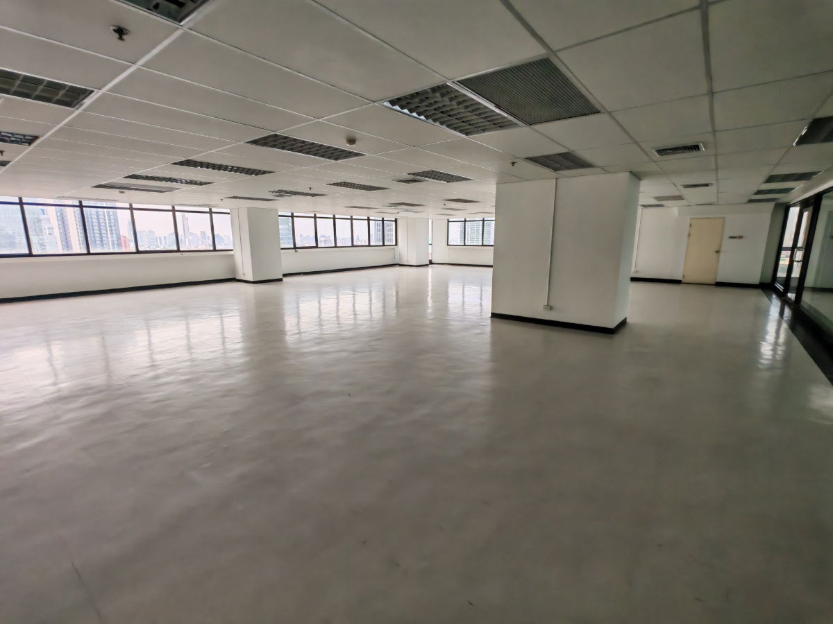 รูป รถไฟฟ้า พญาไท อยู่หน้าตึก Phayathai Plaza (พญาไท พลาซ่า)  เช่าเหมาทั้งชั้น ขนาด 1521 ตรม - รูปที่ 4/11