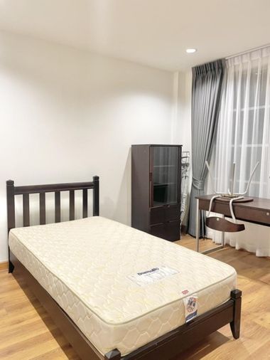 3-bed townhouse for rent, 180 sqm, 23 sq wah, Baan Klang Muang Ladprao-Yothin Phatthana