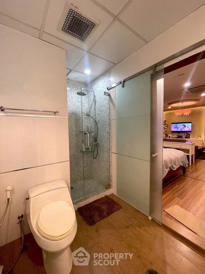 picture 2-BR Condo at Sathorn House Condominium near BTS Surasak (ID 2455550) - 8/8