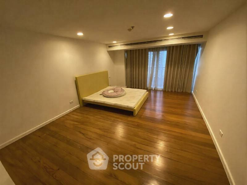 picture 4-BR Condo at Sathorn Park Place Condominium near MRT Lumphini (ID 2464713) - 6/11