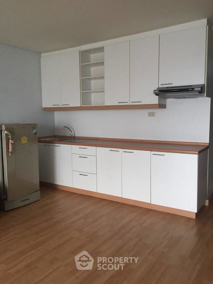 picture Studio Condo at BangNa Residential Complex in Bang Na Nuea (ID 385462) - 4/6