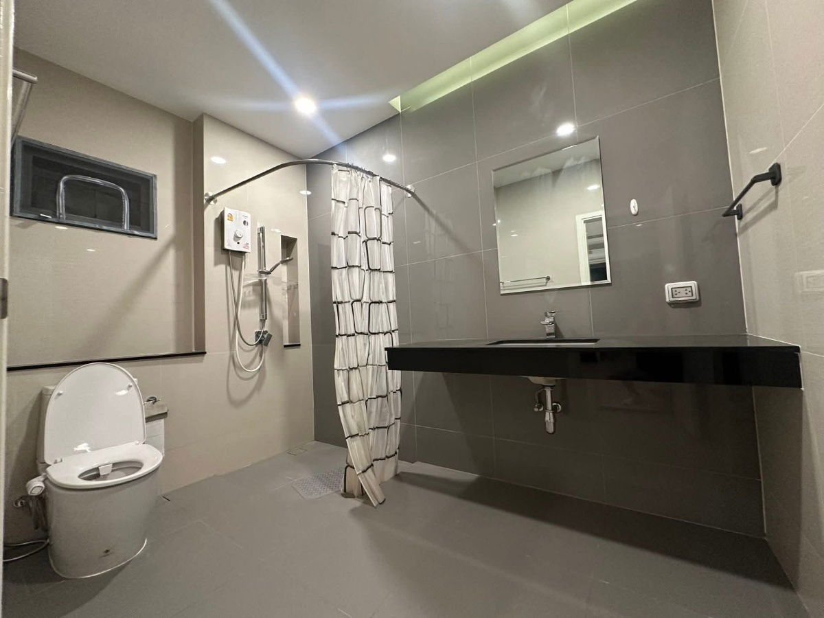 รูป บ้านเดี่ยว2ชั้น โมเดิร์นสไตล์ ในโครงการภัททา โรงโป๊ะ ตะเคียนเตี้ย ใกล้ รร.ศรีสุวิช - รูปที่ 14/15