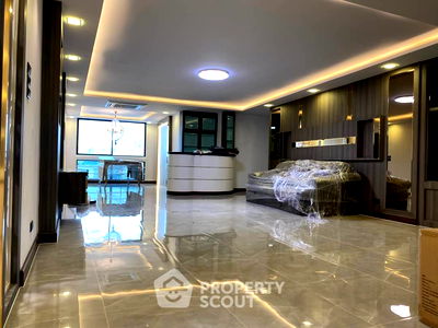 Condos for rent : 3-BR Condo at President Park Condominium near MRT Queen Sirikit National Convention Centre (ID 860354)