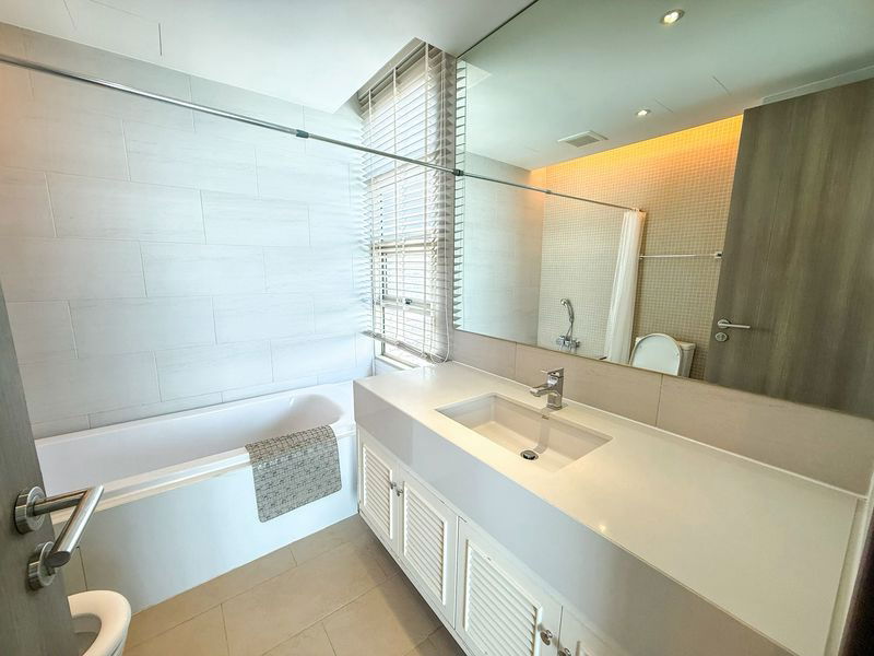 รูป มารีน่า เบย์ ฟร้อนท์ คอนโดหรู ใจกลางเมืองศรีราชา ห้องสวย ชั้นสูง วิวทะเล  - รูปที่ 10/18