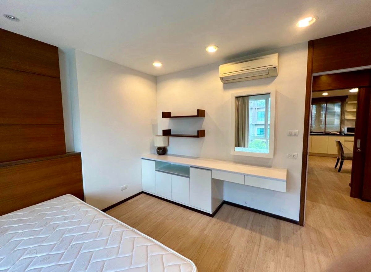 picture code : E98 The Aree Condominium - 7/12