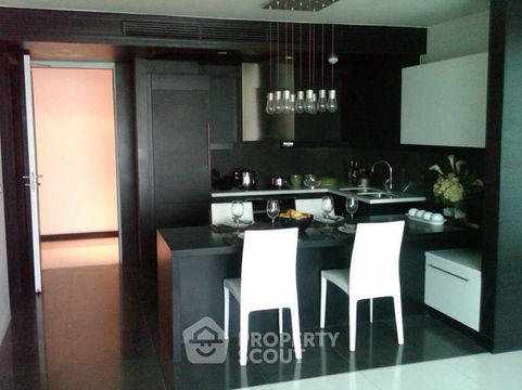 คอนโด 2-ห้องนอน ที่ เอท ทองหล่อ เรสซิเดนส์ซ คอนโดมิเนียม ใกล้ BTS ทองหล่อ (ID 512652)