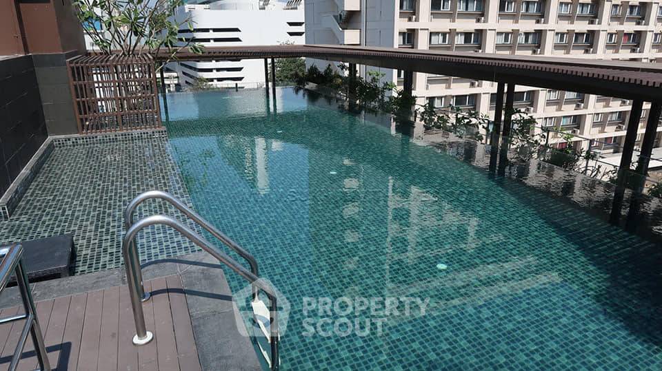 picture 1-BR Condo at Focus Ploenchit near BTS Nana (ID 512747) - 10/12