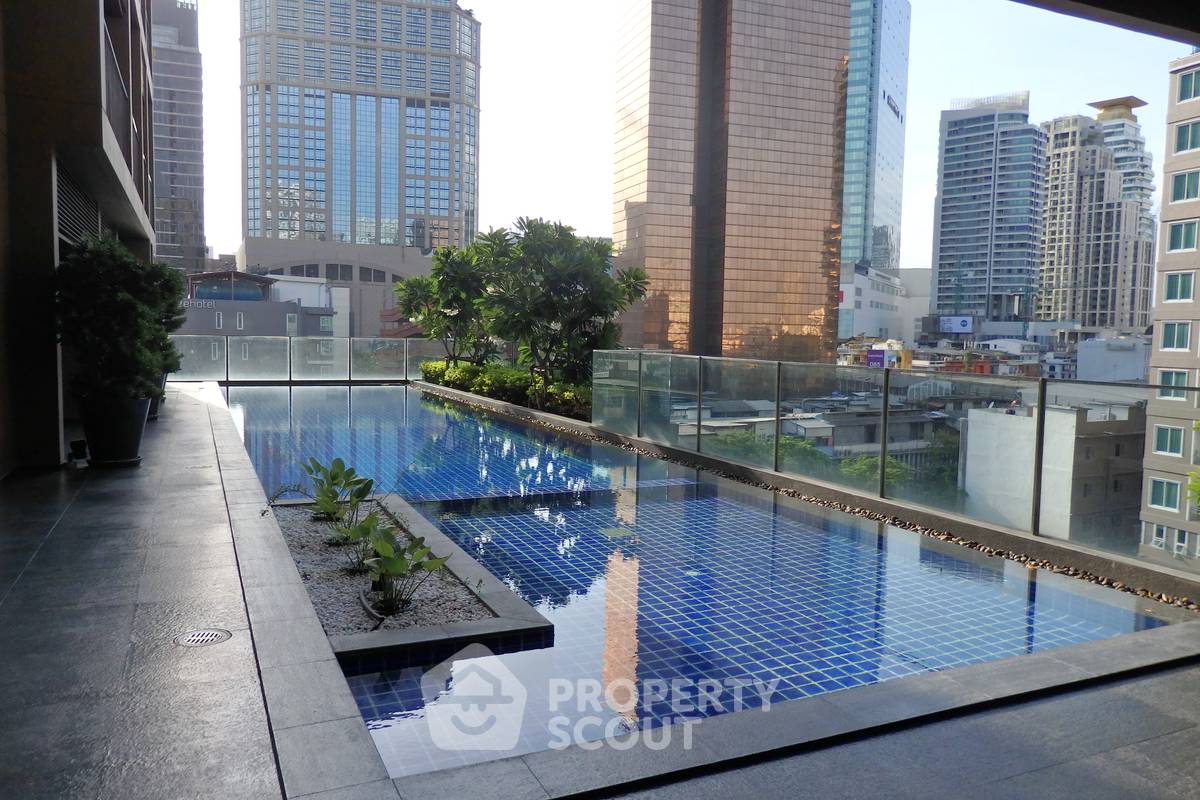 picture 2-BR Condo at Noble Refine Prompong near BTS Phrom Phong (ID 886240) - 23/24