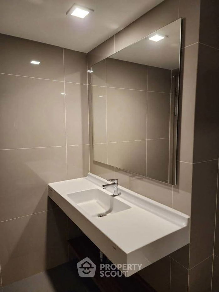 picture 2-BR Condo at Ideo Rama 9 - Asoke near MRT Phra Ram 9 (ID 2459134) - 12/17
