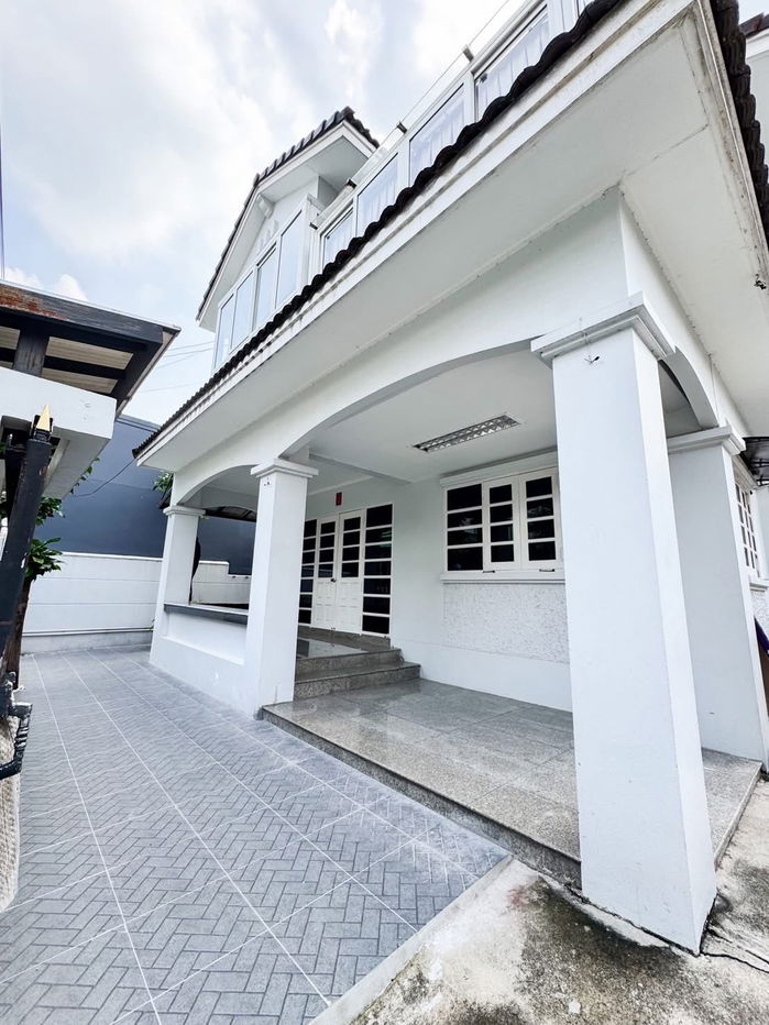 รูป ให้เช่าบ้านเดี่ยว ลาดพร้าววังหิน ซอย 18 พื้นที่กว้าง 58 ตร.วา พื้นที่ใช้สอย 300 ตร.ม. บ้านเปล่า พร้อมเฟอร์นิเจอร์บางส่วน - รูปที่ 21/21