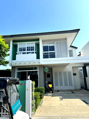 เช่าบ้านแฝด สถาบันการแพทย์จักรีนฤบดินทร์ : ให้เช่า Trendy Tara Bangna บ้านใหม่ เฟอร์นิเจอร์+เครื่องใช้ไฟฟ้าครบ หิ้วกระเป๋าเข้าอยู่ได้ทันที บ้านไม่เคยปล่อยเช่า  รับต่างชาติ