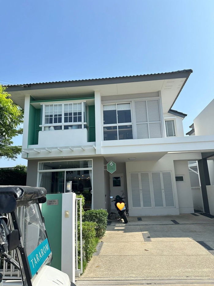 picture For Rent: Trendy Tara Bangna New house with full furniture & appliances, ready to move in. Never rented out before. Expat-friendly - 1/18