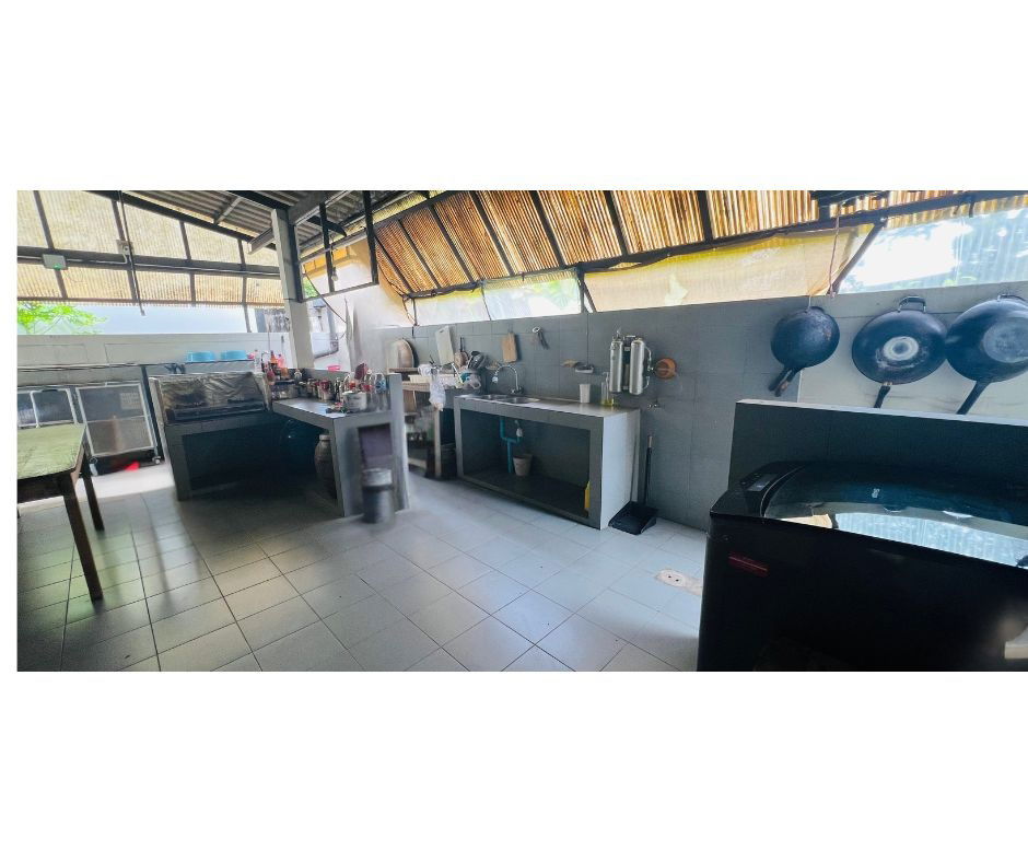 picture ⭐ Luxury Large House for Sale 🏠📍 Ngamwongwan 47 | 100 Sq.w | 6 Beds | 6 Parking | Fully Built-in  Listing no. 94508 - 4/7