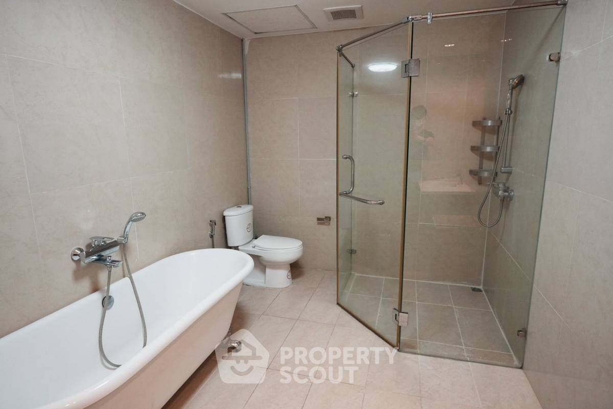 picture 2-BR Condo at Baan Sathorn Chaopraya near BTS Krung Thon Buri (ID 2463826) - 6/17