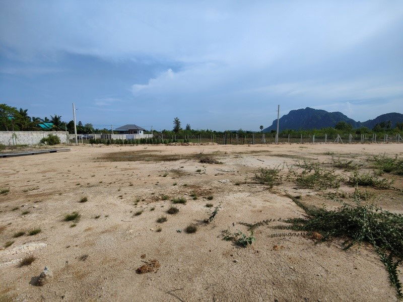 รูป ขายที่ดิน แปลงสร้างบ้าน2 แปลง เนื้อที่รวม 1-0-86 ไร่ ที่ดินถมแล้วพร้อมสร้าง! - รูปที่ 4/10