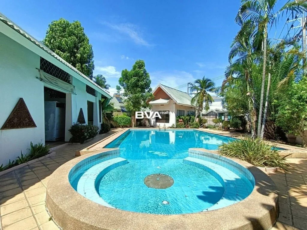 picture Pool Villa For Rent Pattaya Siam Place Village East Pattaya 3 bedrooms 3 bathroms - 1/12