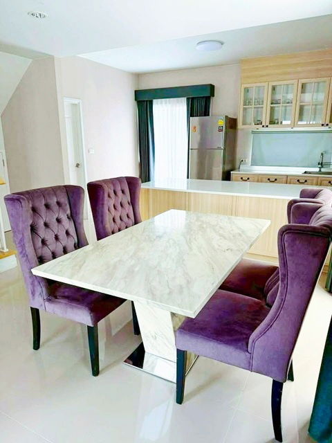 รูป บางนา-วงแหวน เมกาบางนา เดอะ วิลเลจ MRT ศรีแบริ่ง ทาวน์เฮาส์ 2 ชั้น หลังมุม 28 ตร.วา. พร้อมเฟอร์ฯ 2นอน 2 น้ำ ตลาดน้ำบางพลี 2.8 กม - รูปที่ 2/8