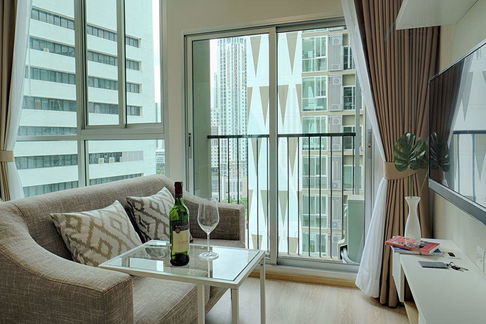 ให้เช่าคอนโด โนเบิล รีวอลฟ์ รัชดา 2 อาคาร 1 ชั้น 18 1 ห้องนอน ขนาด 23.00 ตรม ใกล้ AIA Capital Center