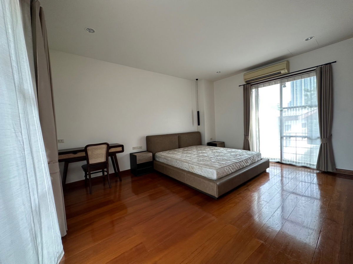 รูป ให้เช่าบ้านเดี่ยว Pool Villa ศูนย์วิจัย 4 ห้องนอน เพียง 5 กม. ถึง Central พระราม9 - รูปที่ 12/17