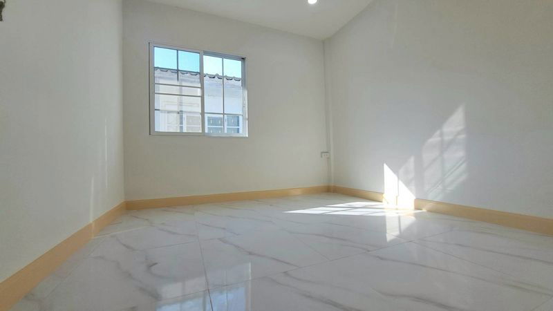 รูป ฟรีโอน! ทาวน์เฮ้าส์ 2 ชั้น มนวดี วัดลาดปลาดุก (ซอย 13) | 3 นอน ตกแต่งใหม่ พร้อมอยู่! | 1.59 ลบ. - รูปที่ 12/20