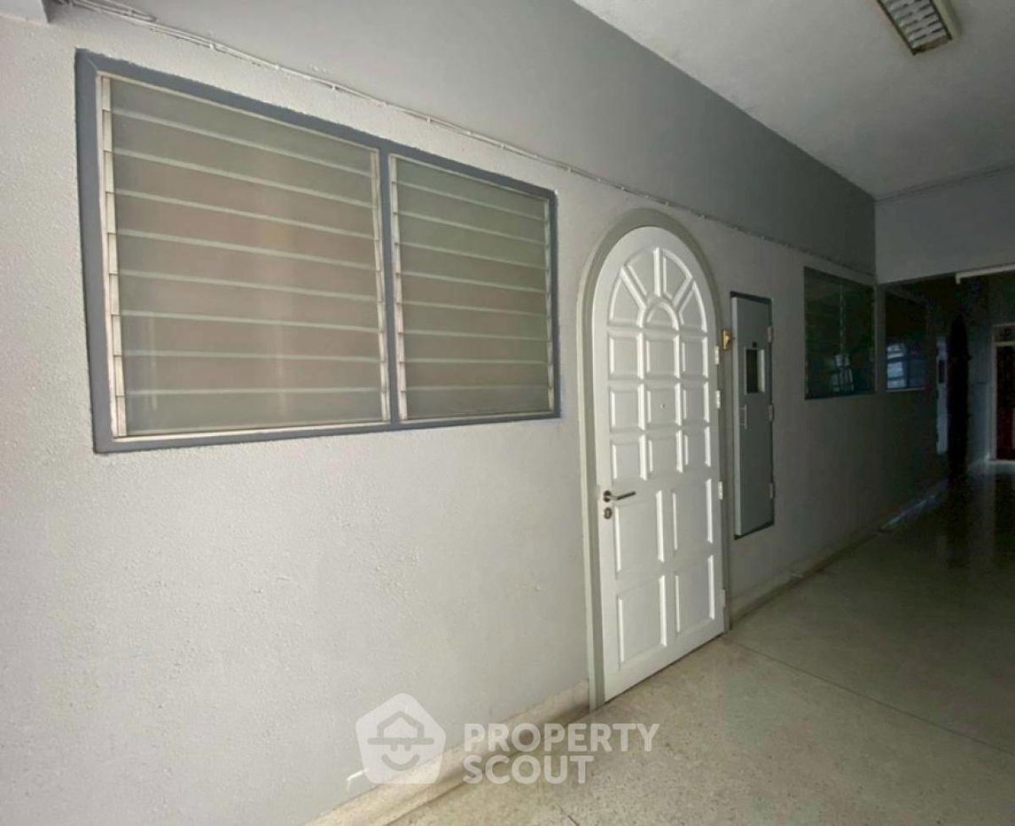 รูป คอนโด 2-ห้องนอน ที่ ประสานมิตร คอนโดมิเนียม ใกล้ BTS อโศก (ID 2461801) - รูปที่ 3/11