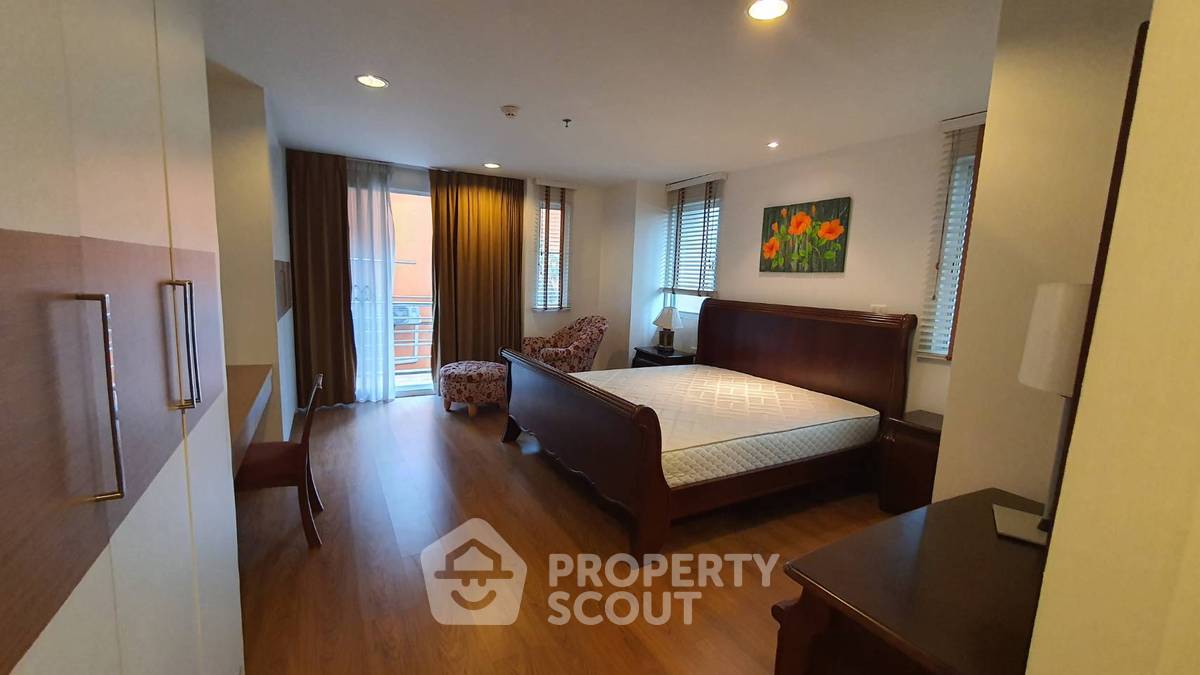 picture 2-BR Condo at Serene Place Sukhumvit 24 Condominium near BTS Phrom Phong (ID 1369117) - 6/8