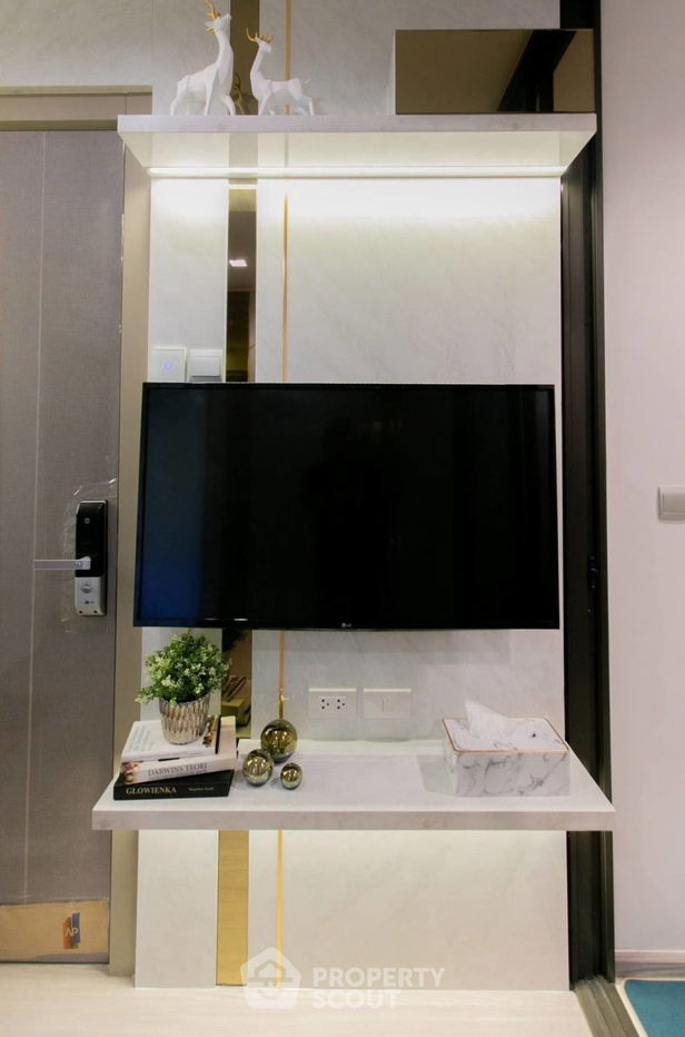 picture 1-BR Condo at Life Asoke - Rama 9 near MRT Phra Ram 9 (ID 2462882) - 11/15